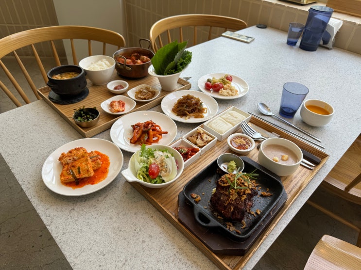 탄방동 점심 토시살롱 둔산점 한식 샐러드바 무한리필까지~