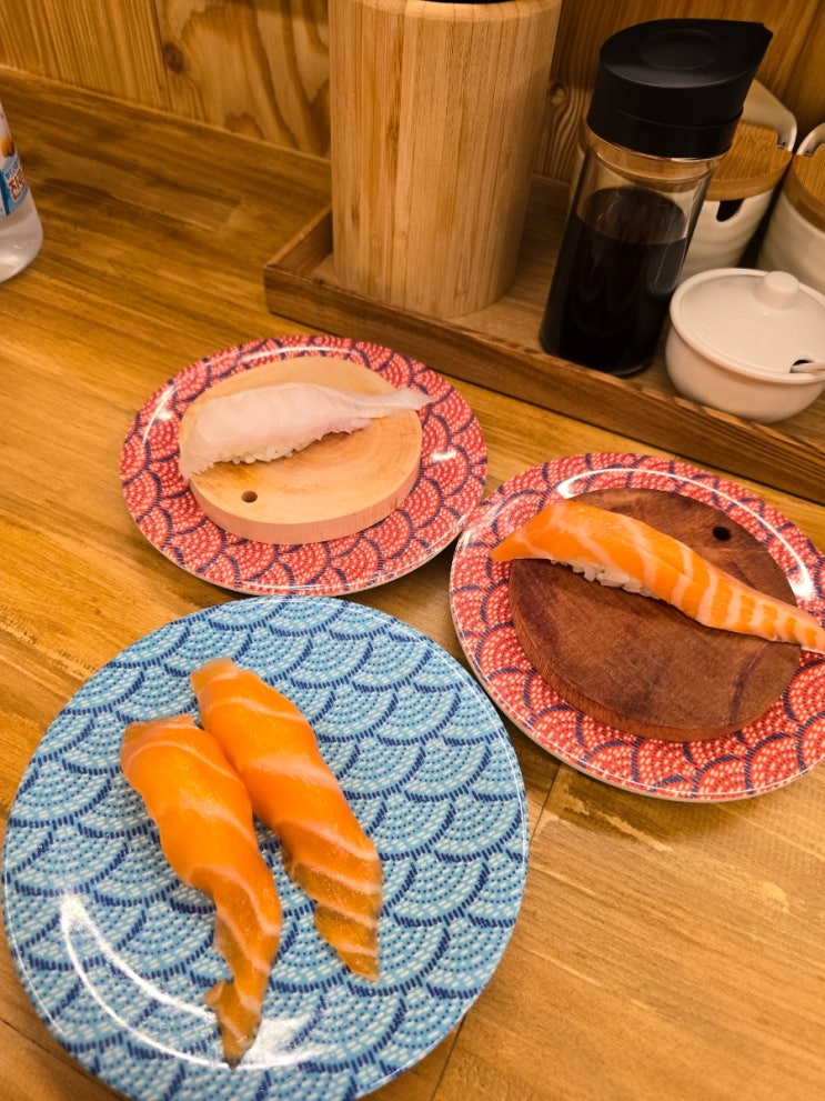  대전 회전초밥 맛집 수안초밥 둔산점 연어초밥 추천