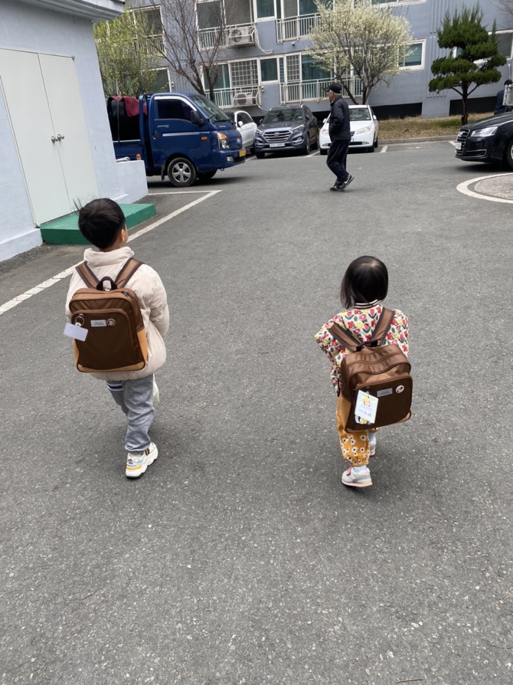  [아이의 모방 능력과 힘] 둘째아이는 뭐든지 빠르고 스스로 하는 편이다.