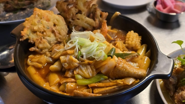  행궁동맛집 미식가의 주방 후기 무국적식탁이라 모두의 취향 반영가능 - 해물떡볶이 맛집