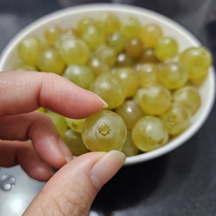  [이마트] 핑크색일수록 더 달달한 청포도 '핑크 머스캣'