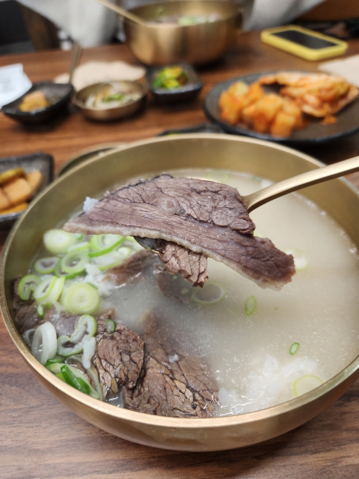  카페같이 깔끔한 서초동 곰탕 맛집 달미옥