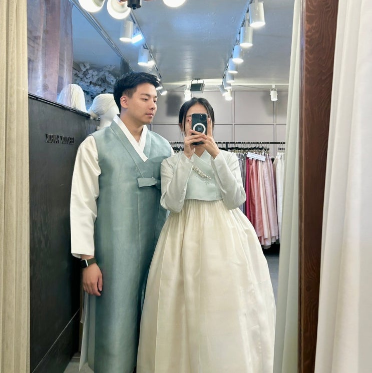 W. 뉴진스 한복 결혼식 2부 피로연 한복대여 이규옥한복