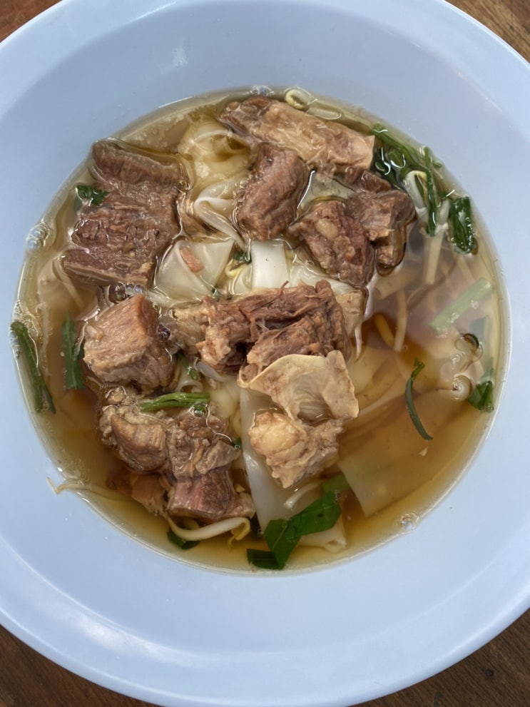  치앙마이 맛집 블루누들 갈비국수 Blue Noddle Shop