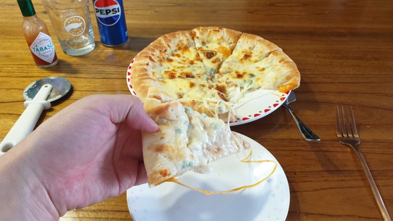 오뚜기 치즈크러스트피자 갈릭고르곤졸라 맛있게 먹은 찐 후기