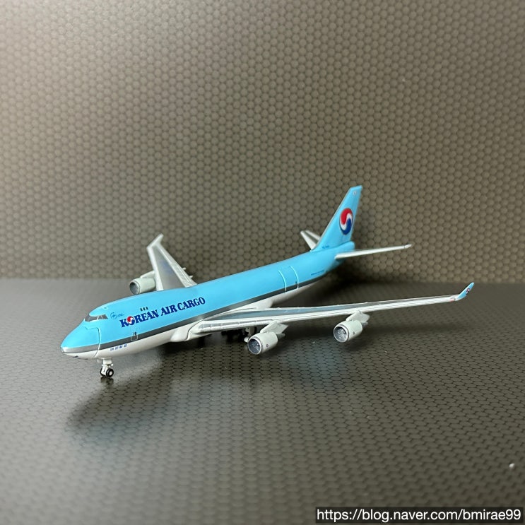  [1/500 수송기] 대한항공 747-400F 노즈도어 개방 모형
