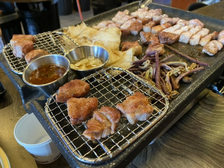  수원 영통 삼겹살 구워주는 고기집 ‘항아리돈’ 돈마호크 우대갈비 맛집