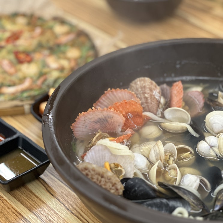  팔달문시장 맛집 조개가 아낌없이 들어있는 수원 칼국수 맛집 조마담 칼국수