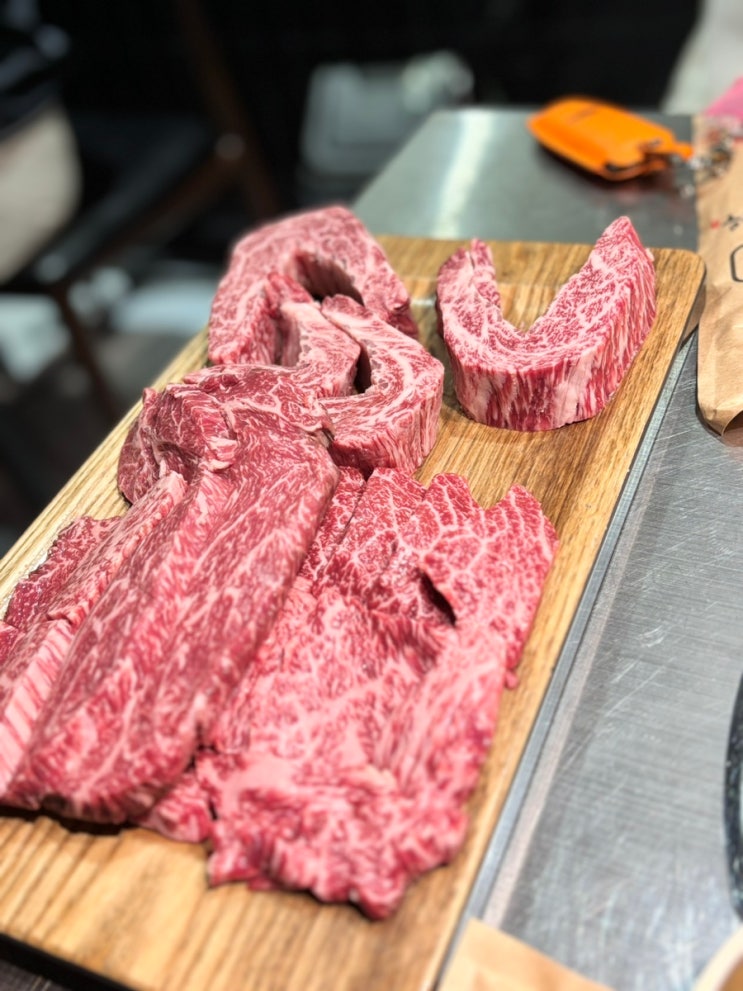  마블링이 장난아닌 천호 황제한우정육식당 맛집 !(주차가능)