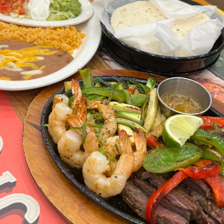  부천시청역 유플렉스 맛집 온더보더에서티몬할인받아 먹고왔어요!
