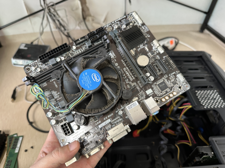  가양동 컴퓨터수리 염창동 출장 전원 안켜짐 GIGABYTE GA-H110M-DS2V 메인보드 고장