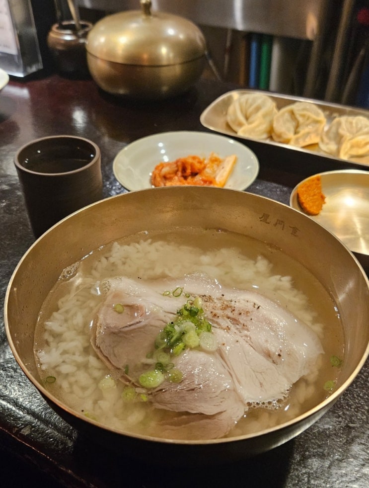  합정)옥동식 : [내돈내산] 웨이팅 필수 미슐랭 돼지곰탕 국밥집에서 대학교 친구들이랑 4월 마무리 (캐치테이블 원격 웨이팅 후기)