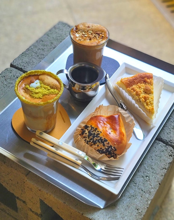  애견동반 가능 분위기 좋은 파주 운정 카페 커피팩토리