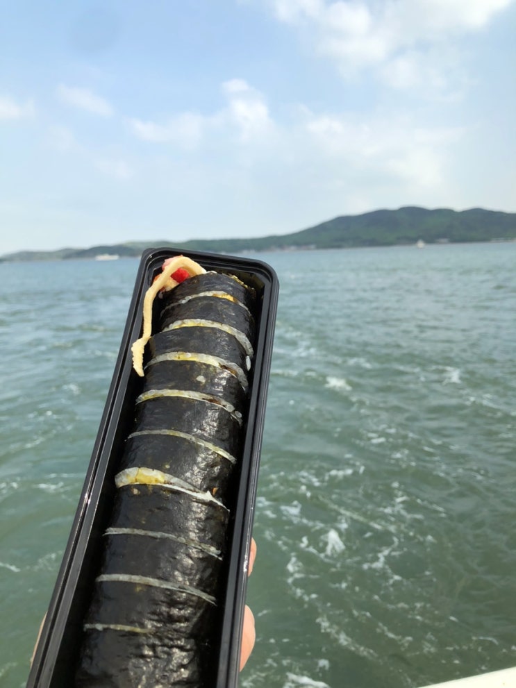 송도 김밥 맛집 송도즉석반찬 포장해서 배 위에서 뇸뇸