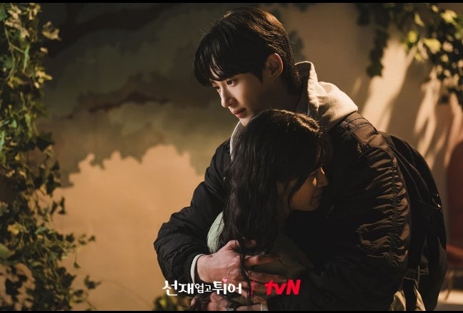 스틸컷 고백 스포 김태성 범인 김영수 타임슬립?! <b>변우석 런닝맨</b>