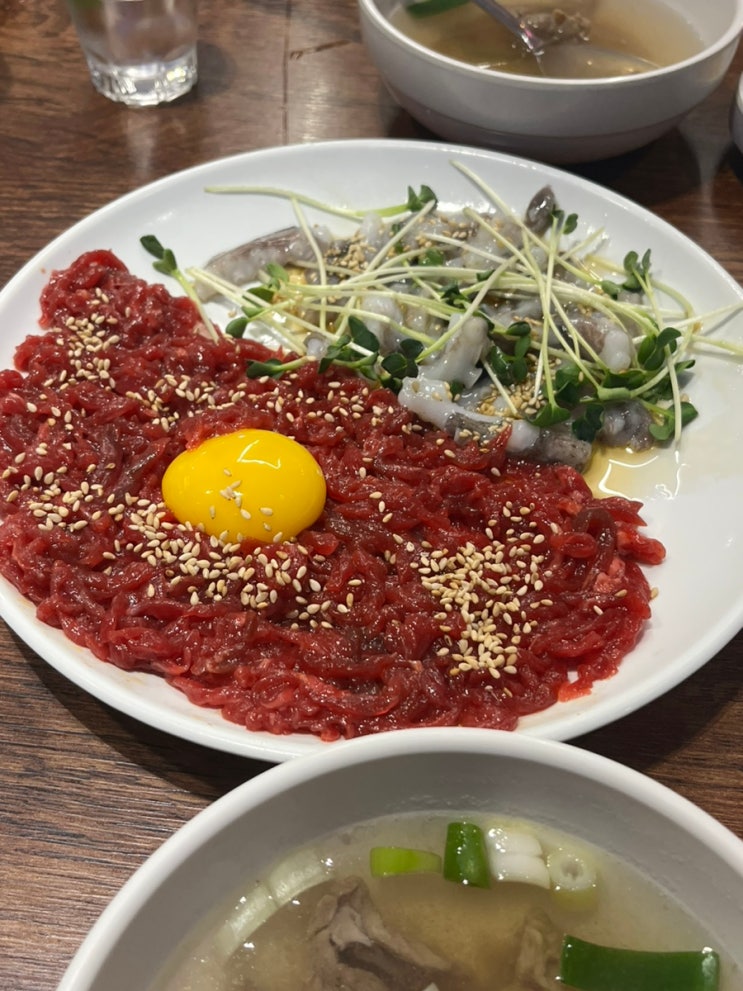  [종로 맛집] 찐 j가 추천한 광장시장 육회 맛집 창신육회 3호점