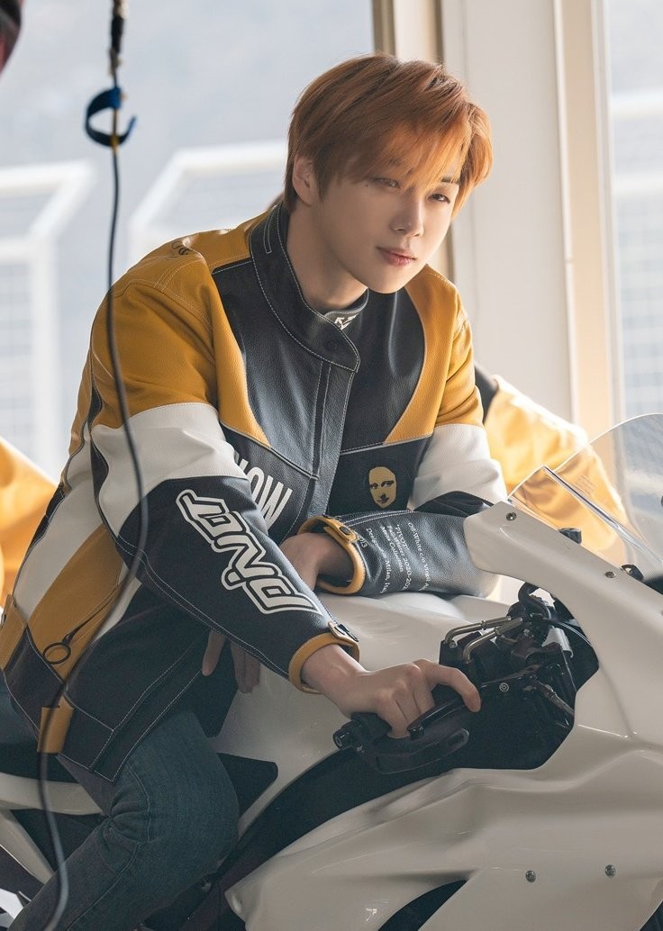 <b>강다니엘</b>..바이크와 자전거