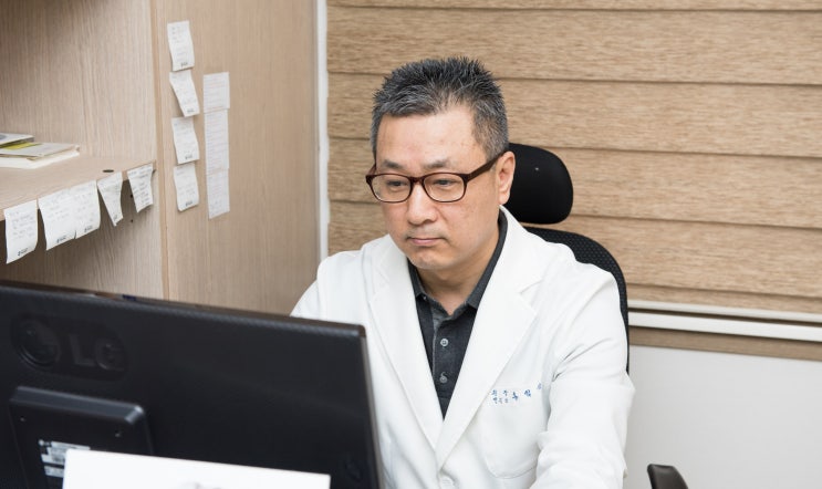  서울대입구여드름흉터로 고민중이시라면? <봉천동인근피부과>