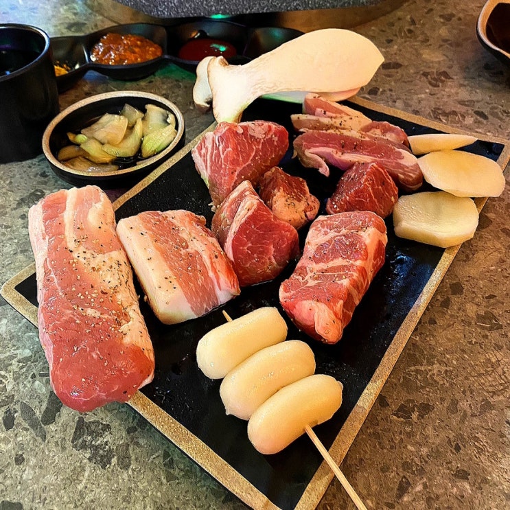  홍대 고기집 추천 한량336 신촌삼겹살 맛집에 모임하기 좋아
