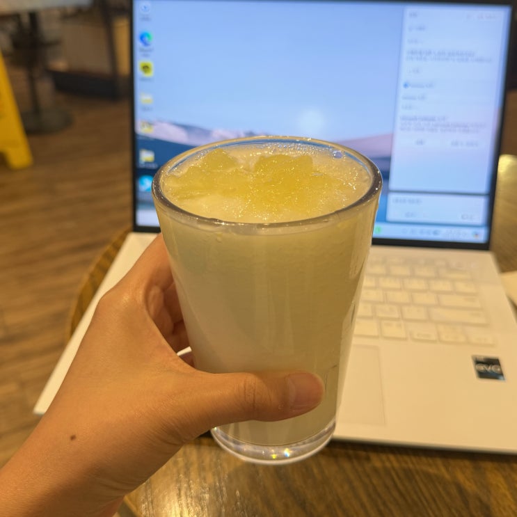  스타벅스 여름 신상 더블 레몬 블렌디드 상큼한 맛이 매력적!
