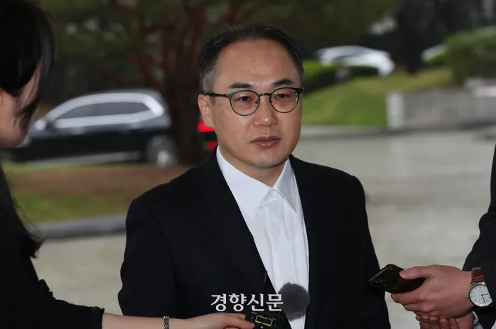 <b>검찰총장</b>, 김건희 <b>여사</b> 명품백 사건에 "지켜봐 달라"