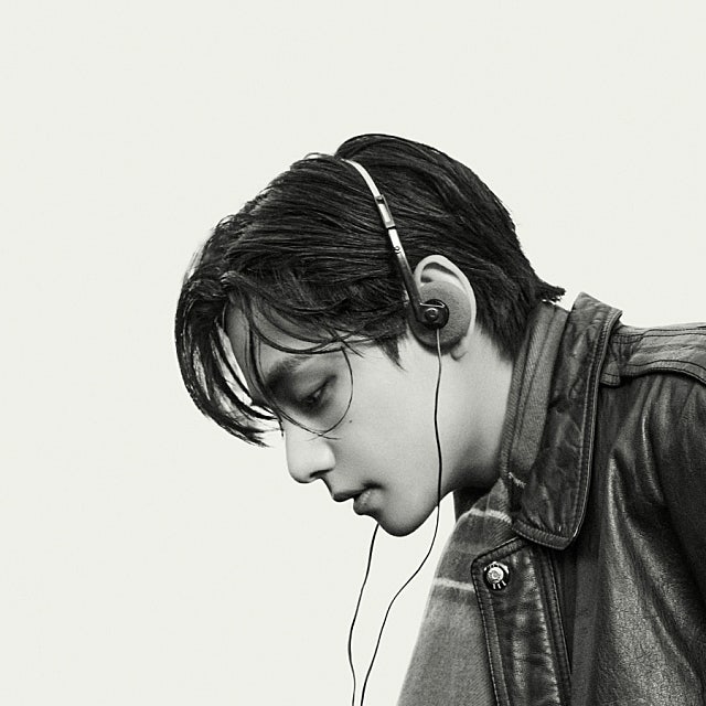 News image: FRI(END)S ad spotted in Hongdae