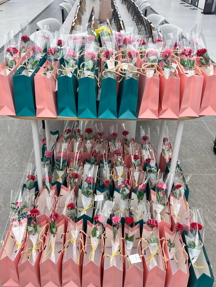  제1회 온샘더함미술학원 부산 LG전자 베스트샵 동래본점 콜라보 전시회