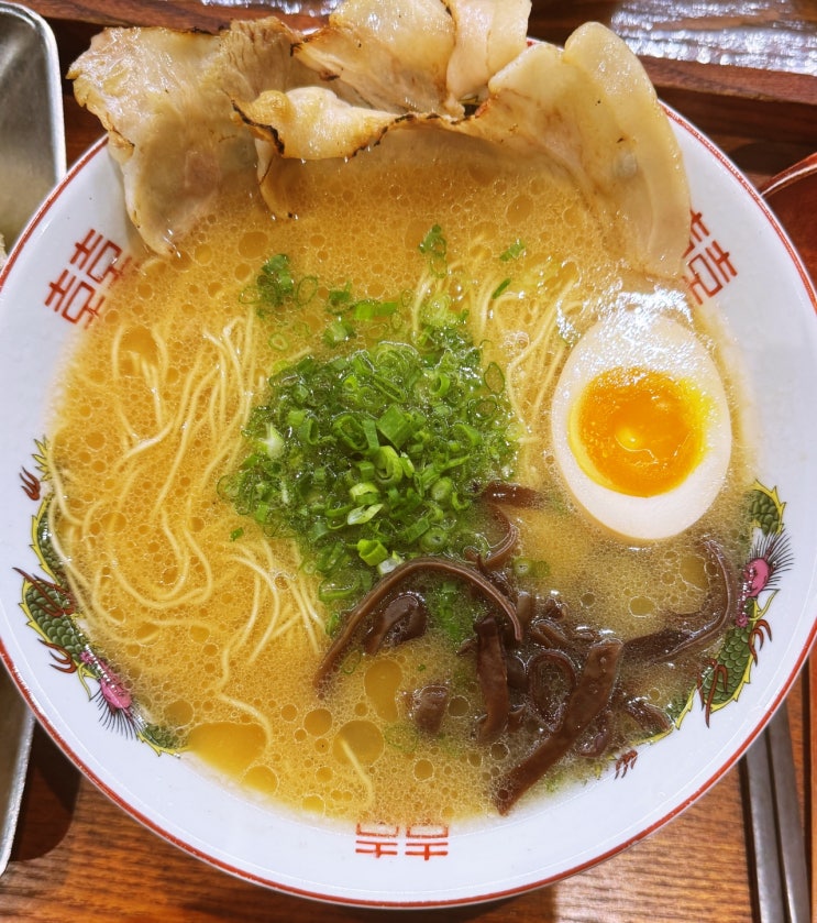  [해리단길] 일본 전통 돈코츠 라멘 맛집 '나가하마만게츠' (미쉐린 가이드 부산 2024)