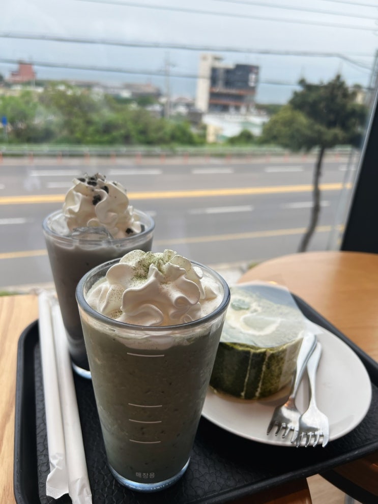  제주도 바다가 보이는 오션뷰 스타벅스와 한정 메뉴 추천 내돈내산 찐리뷰 「스타벅스외도DT점」
