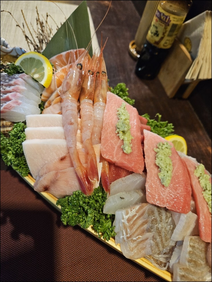  사나이의 꽃길 - 김해 내외동 일식 다이닝 맛집