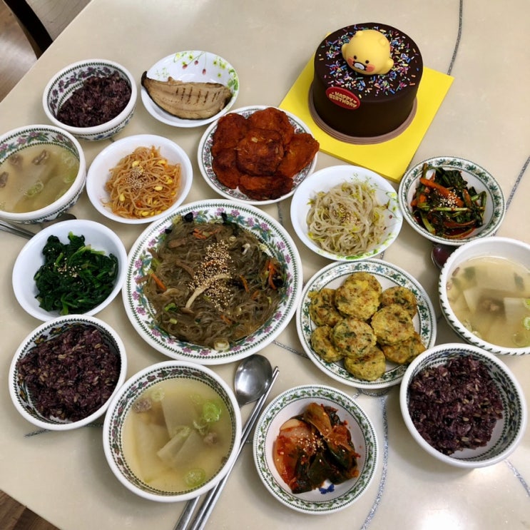  5월 8일 어버이날 가족들과 함께 좋은 시간 : 어버이날상차림