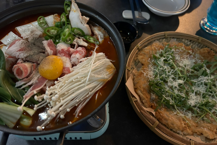  [대전 괴정동 술집] 퀄리티 높은 메뉴에 감성까지 가득한 분위기 맛집 :화목식탁