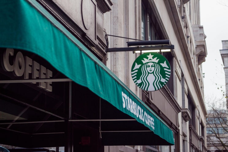 "스타벅스(Starbucks)의 탄생과 위기" "스타벅스(Starbucks)의 탄생과 위기"