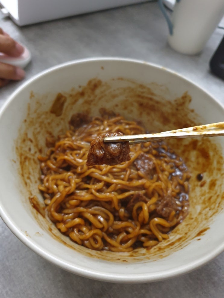 짜파게티 더 블랙, 신상 라면 맛보기 짜파게티 더 블랙, 신상 라면 맛보기