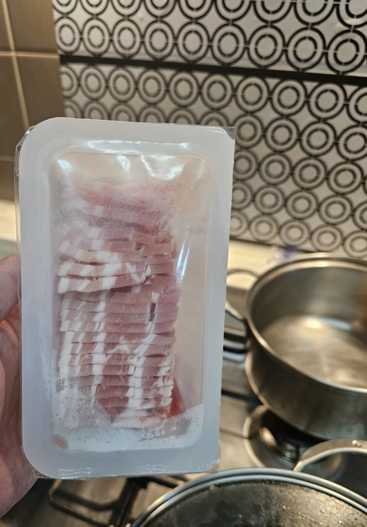  노브랜드 고기 - 삼겹살,목살 급냉삼겹살과 급냉목심