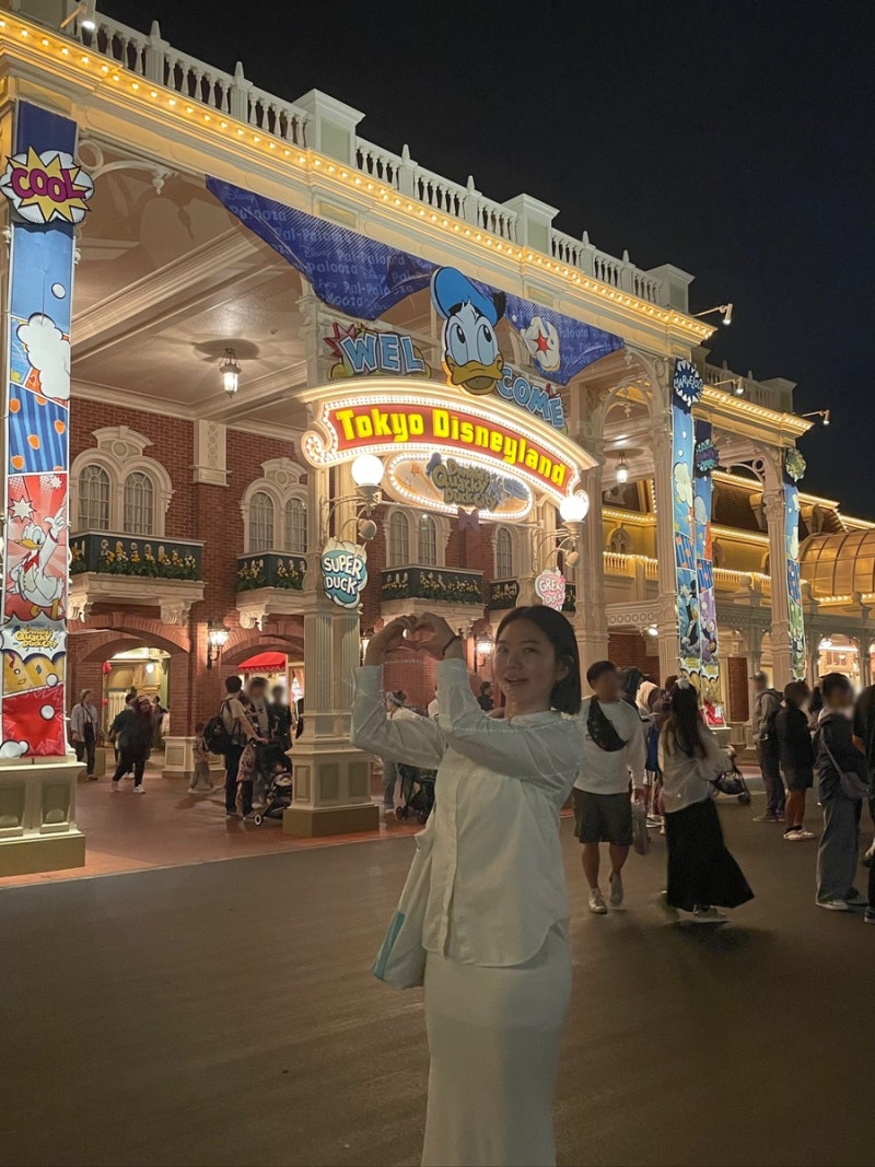 일본 도쿄 디즈니랜드 뽀개기 2탄 | 잇츠어스몰월드, 미녀와야수, 미키피자, 베이맥스 카레, 저녁 퍼레이드(영상) 명당자리까지 :  네이버 블로그, image size:800x1067