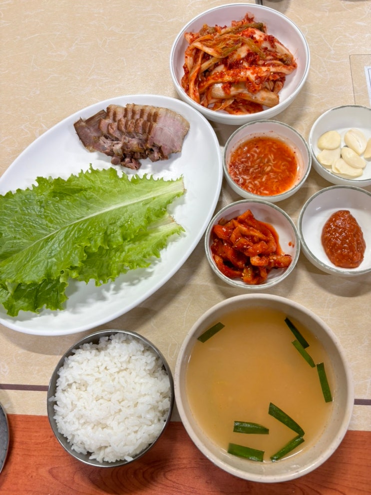  서초/교대 점심 칼국수 맛집 명동칼국수 ! (Feet. 보쌈정식)