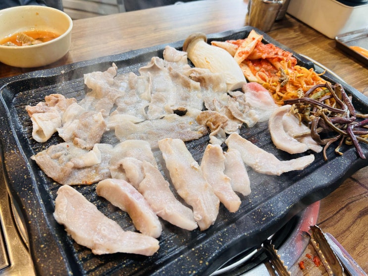  인천 맛집 용현시장 용현동 고기집추천 무쇠삽겹살과 왕갈비탕