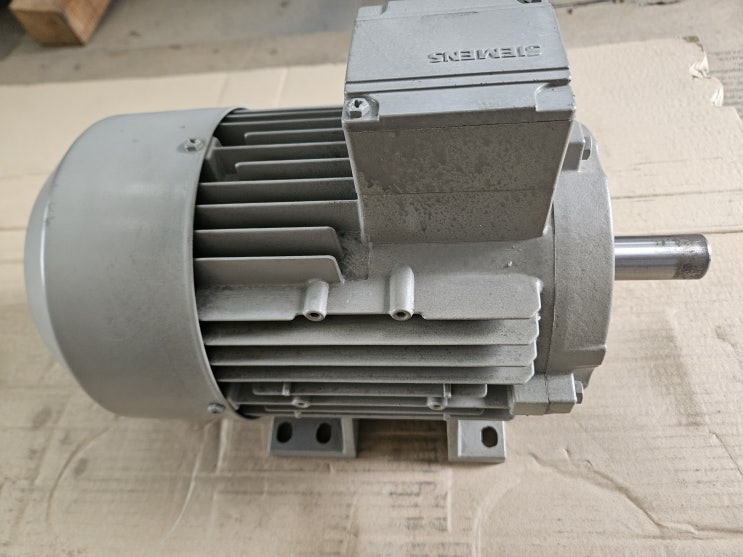  5002 0.75KW(1HP) 6P 230/400V 50Hz B3