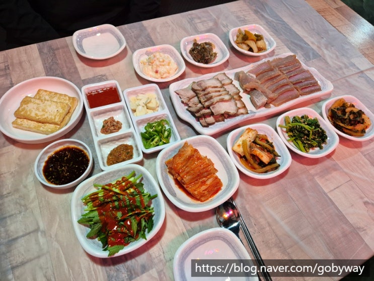 태안삼합 태안터미널맛집 삼합회-홍어랑 밑반찬이 맛있는 곳