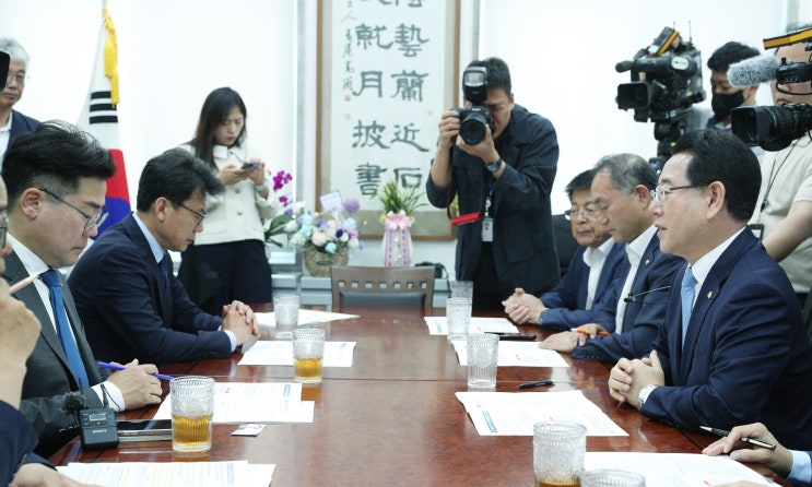 <b>김영록 지사</b>, “정부 주도 해상풍력특별법 전면 재검토를”