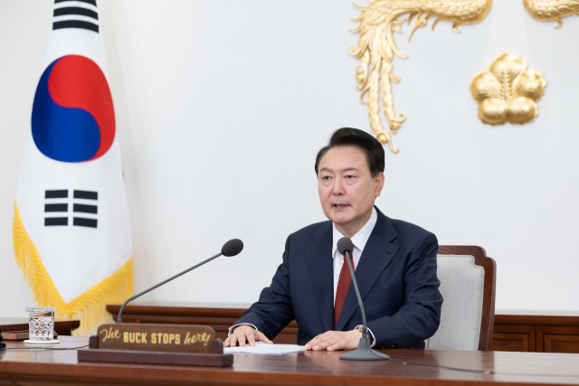 윤석열 지지율, 역대 <b>대통령</b>... <b>이재명</b>·<b>한동훈</b> [한국갤럽]