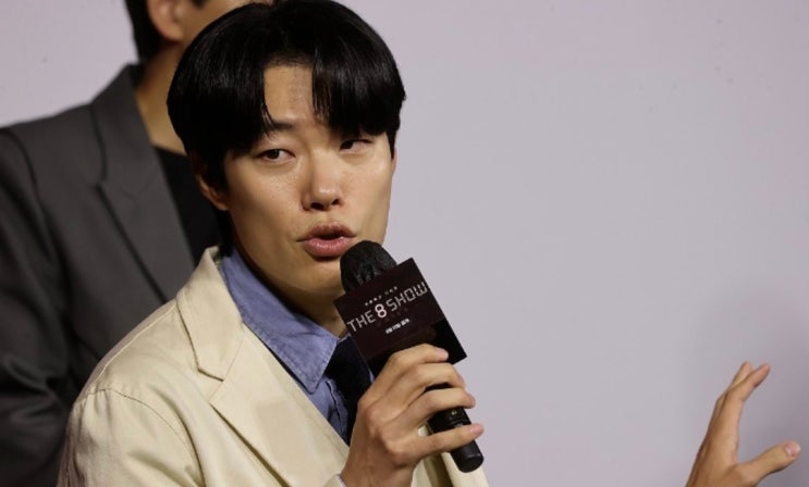 ['더 <b>에이트</b> 쇼' 제작발표회]... 죄송"+한재림 <b>감독</b>, 이열음과... 