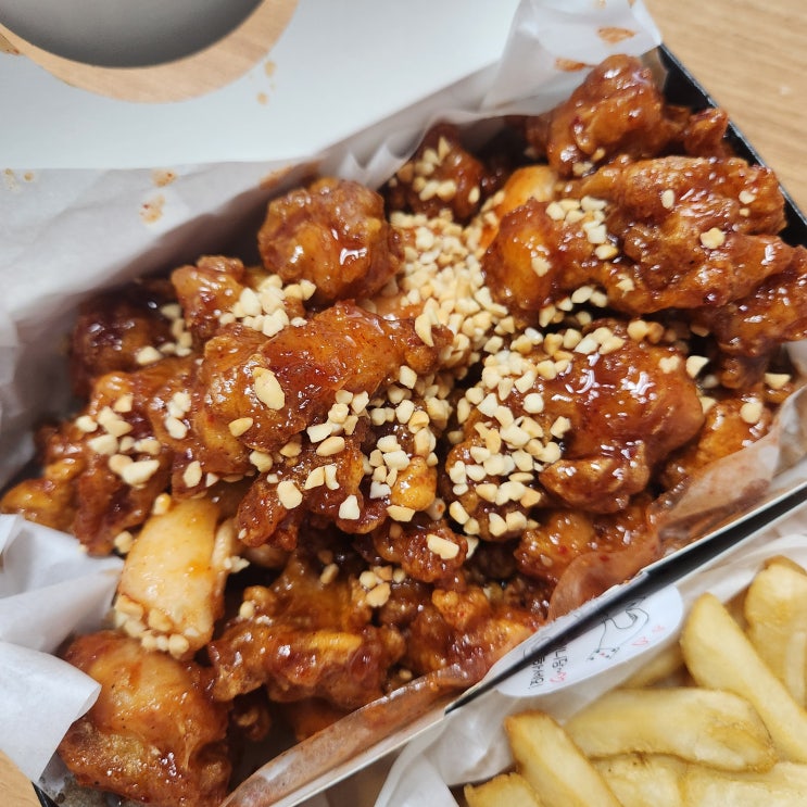  포장해서 먹기 좋은 방이시장맛집 '닭강정아'