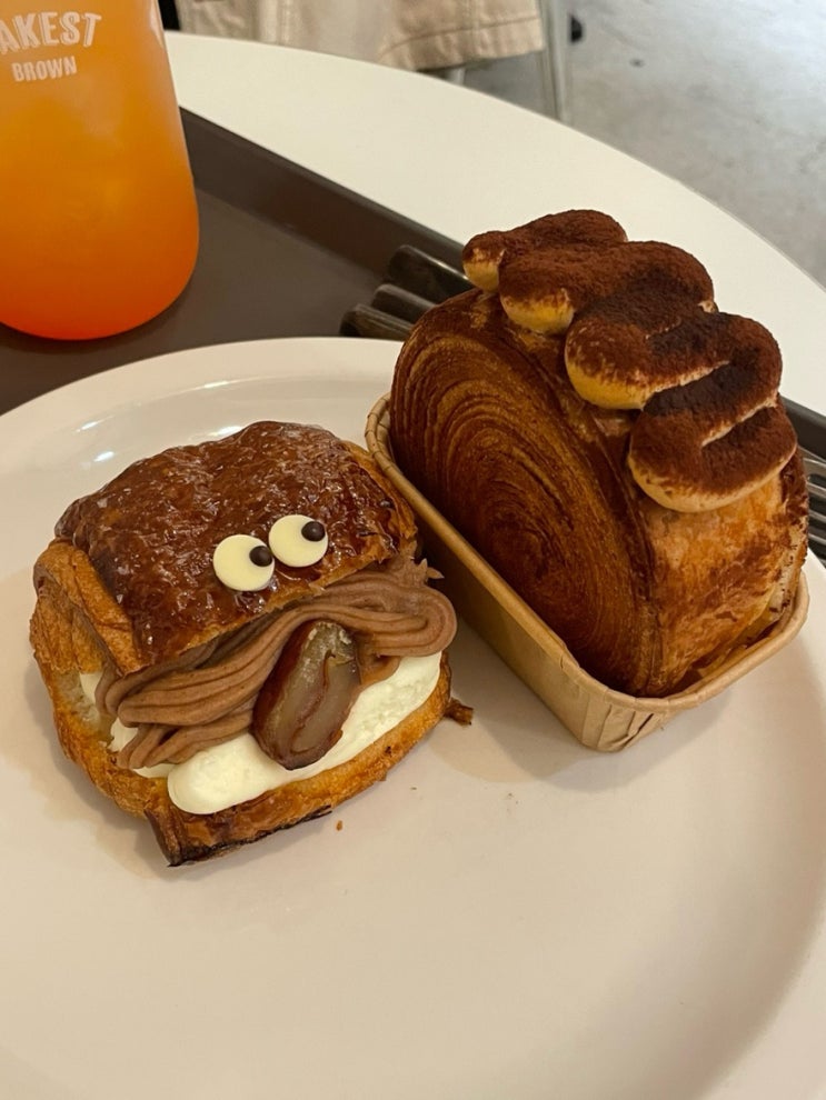  강남역 디저트 맛집 베이커스트 브라운 베이커리 카페 추천