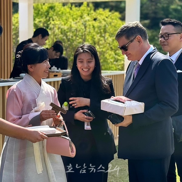  세계적인 명품 까르띠에의 강진차에 대한 주목, 강진차 까르띠에를 만나다!