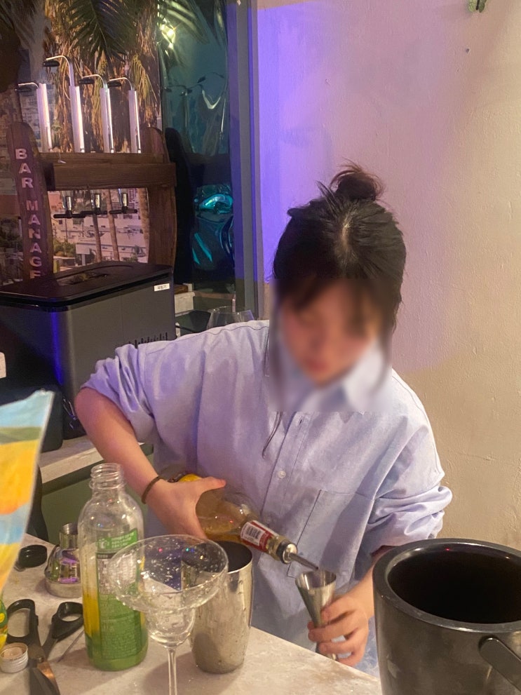  신사역 회식/모임 하기 좋은 감성 뿜뿜한 넓은 파티룸 [인디고 라운지 파티룸]