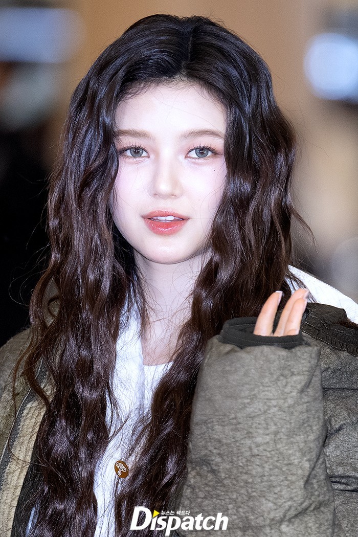 뉴진스 다니엘, "요즘 마음 너무 무겁지만..." 심경 고백 뉴진스 다니엘, "요즘 마음 너무 무겁지만..." 심경 고백