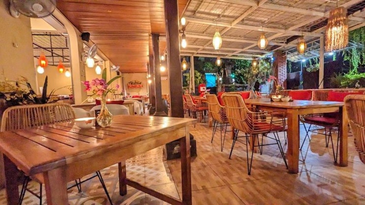  스미냑 Jaansan Bali Restaurant