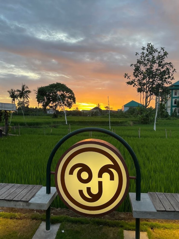  족자 라이스테라스 뷰 레스토랑 Ayom jogja